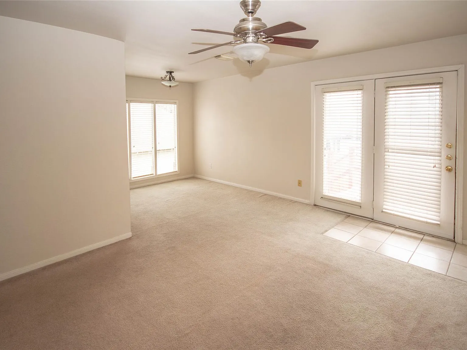 1 bed, 1.0 bath, 600 sqft, $1,050 — Photo 3
