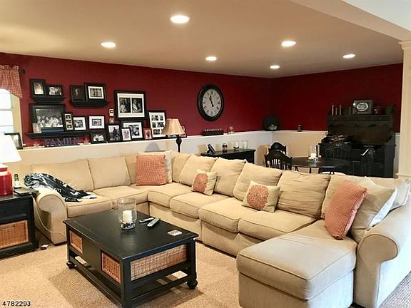 3rd image of 14 Briar Dr