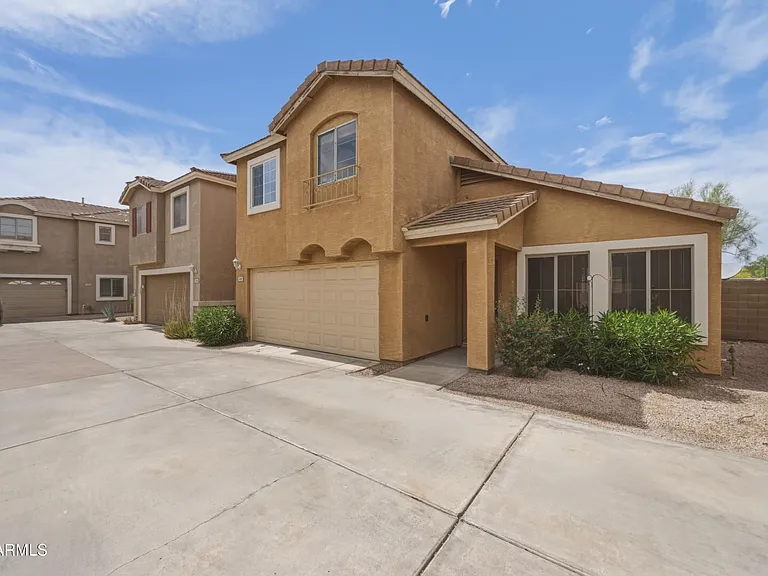 21862 N 40th Pl — Photo 1