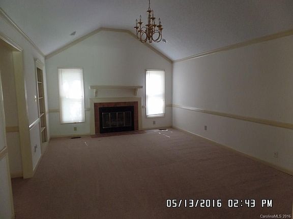 3rd image of 401 Country Club Acres