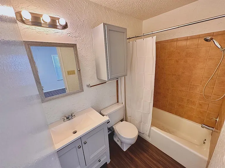 531 Cutty Trl #B — Photo 5