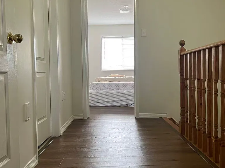 2299 Stone Glen Cres — Photo 12