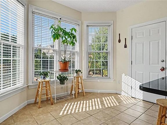 3rd image of 4315 Chilton Way
