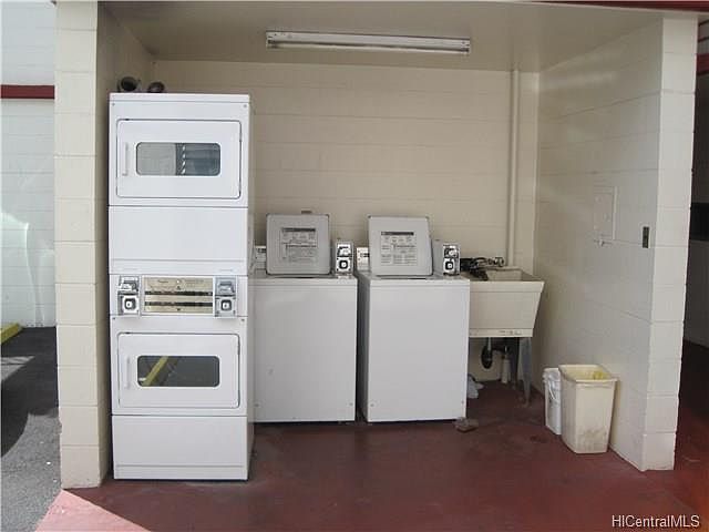 2nd image of 810 University Ave APT 306