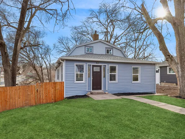 902 Hackley Ave, Des Moines, IA 50315