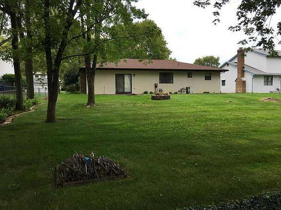 3rd image of 6053 Central Park Dr
