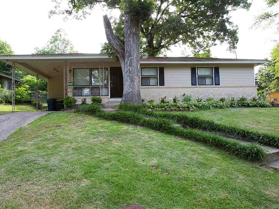 4 Delrose Dr
