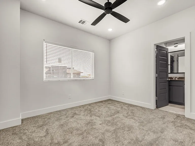 3006 Alpha Wolf Ct — Photo 28