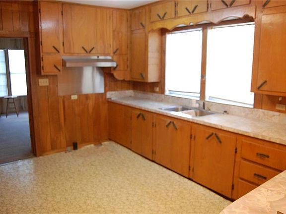 3rd image of 311 McClure Ave