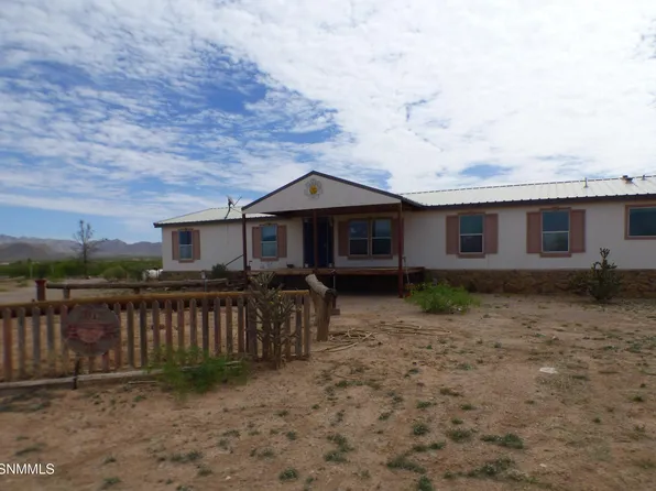 20 Santana Rd, Vado, NM 88072
