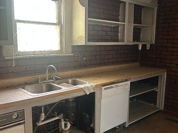 4th image of 501 Jefferson St