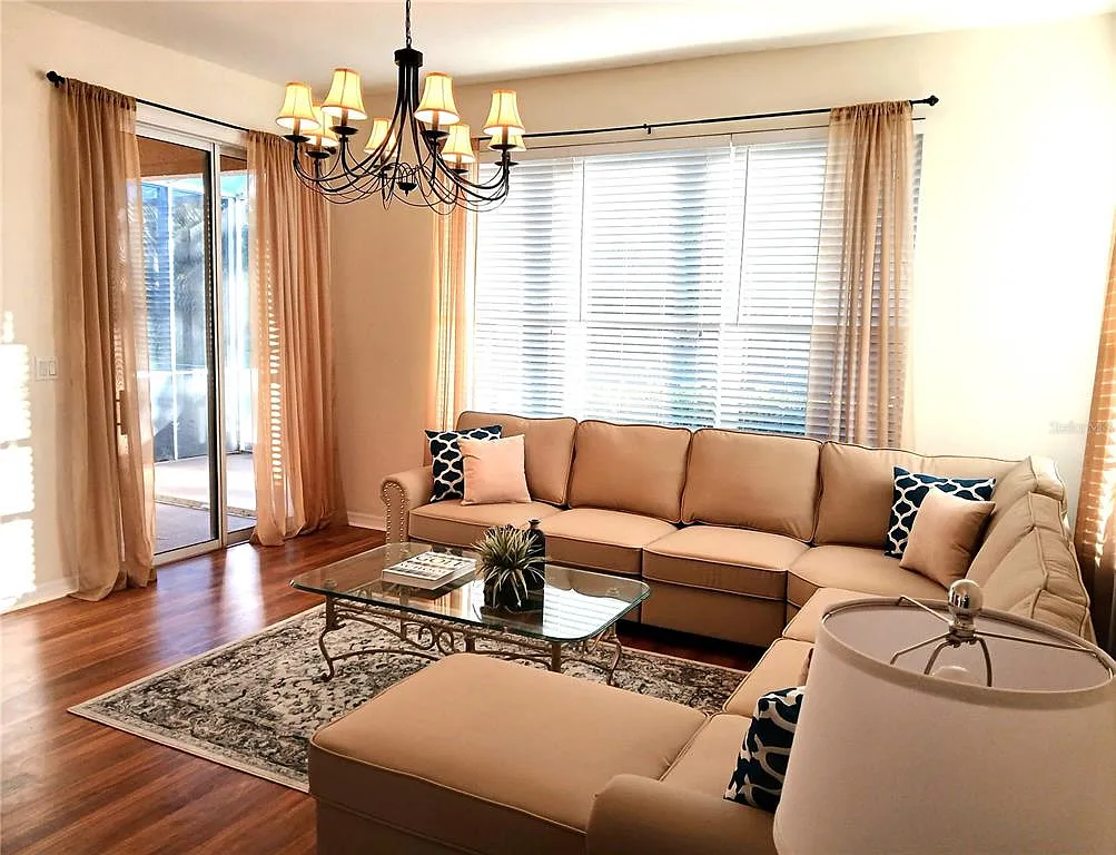 3 bed, 2.0 bath, 1657 sqft, $2,700 — Photo 2
