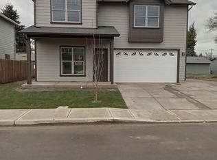 1073 Kennedy St, Woodburn, OR 97071