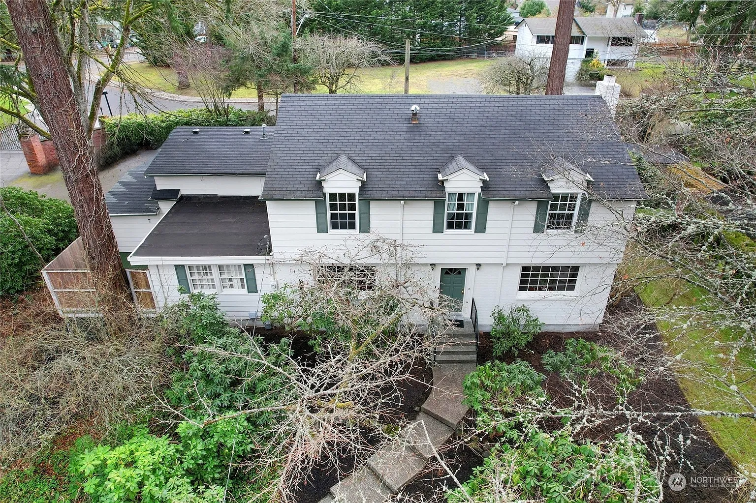 1 Thornewood Lane SW photo 1
