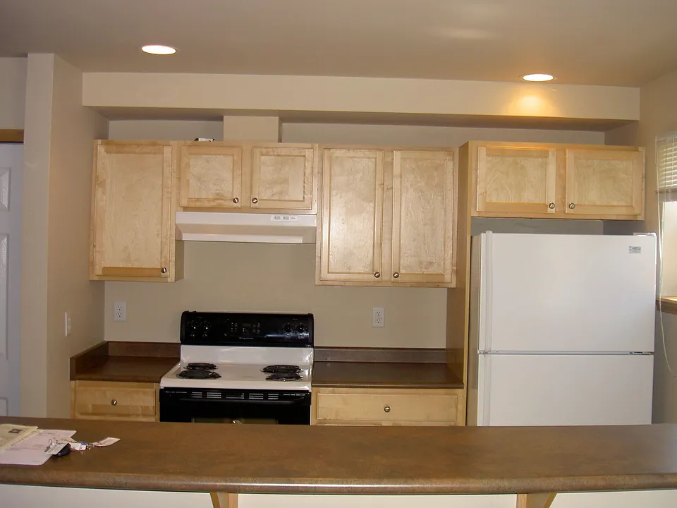 LL -More Close to Kitchen