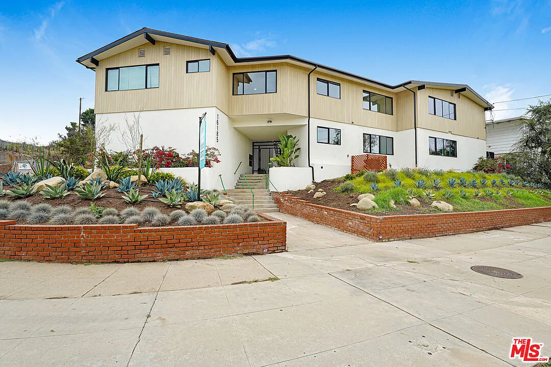 16185 W Sunset Blvd — Photo 1