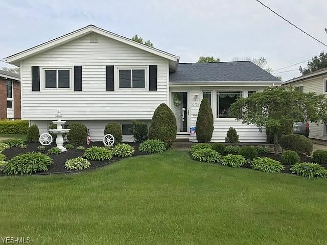 1st image of 32404 Willowick Dr