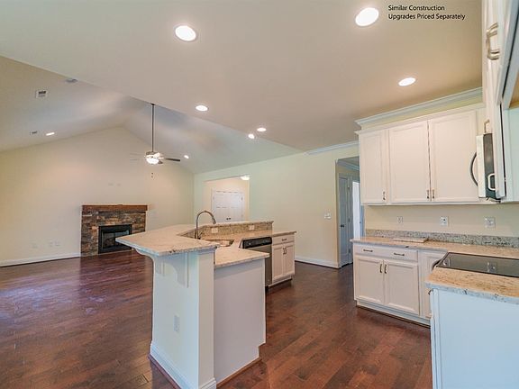 3rd image of 5 Boonsboro Dr