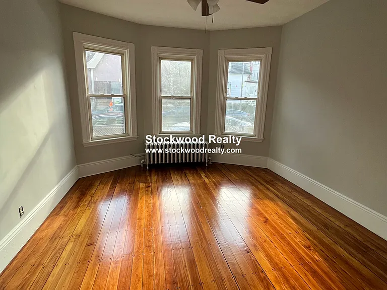274 E Cottage St #1 — Photo 23