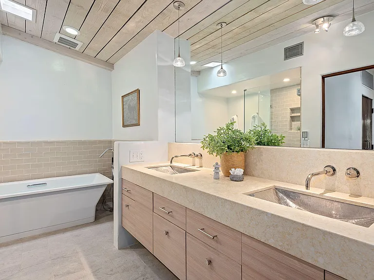 924 Garden St — Photo 15