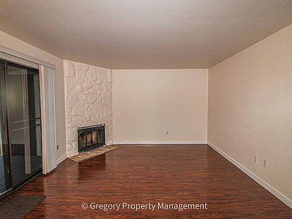 4th image of 12029 100th Ave NE #C2