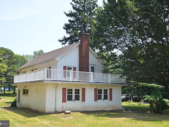 2nd image of 470 Rose Hill Rd