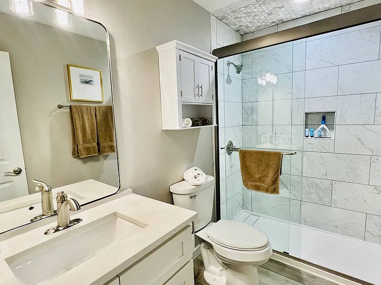 819 E Lee St #1 — Photo 10