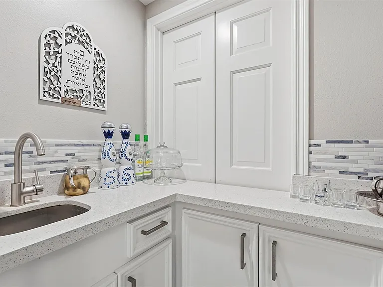7927 Wolfield Ln — Photo 10