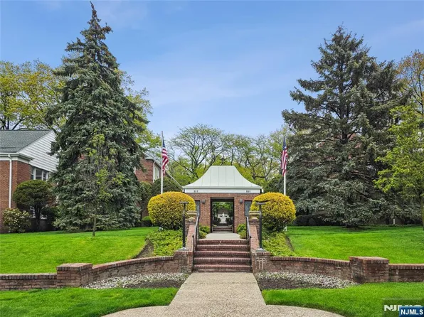 151 E Palisade Ave #6D, Englewood, NJ 07631