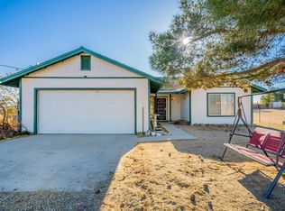 11821 Sierra Vista Rd, Phelan, CA 92371