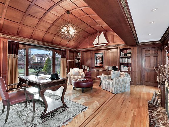4th image of 35 Suydam Ln
