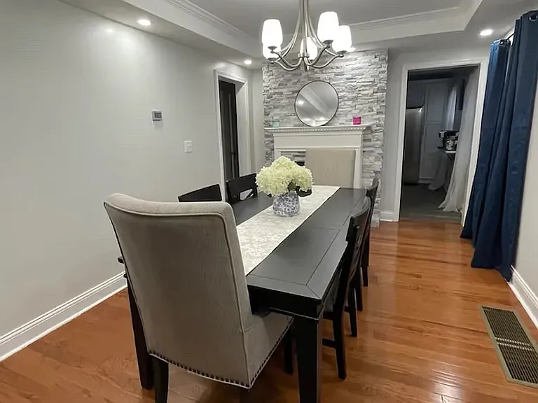 2 bed, 1200 sqft, $1,700 — Photo 2