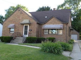831 N Dement Ave, Dixon, IL 61021