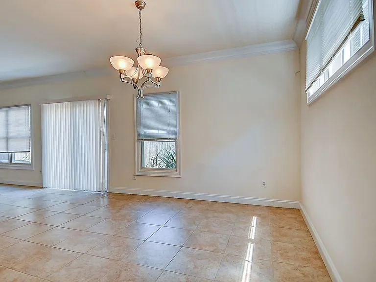 2224 W Berrie Cir — Photo 16