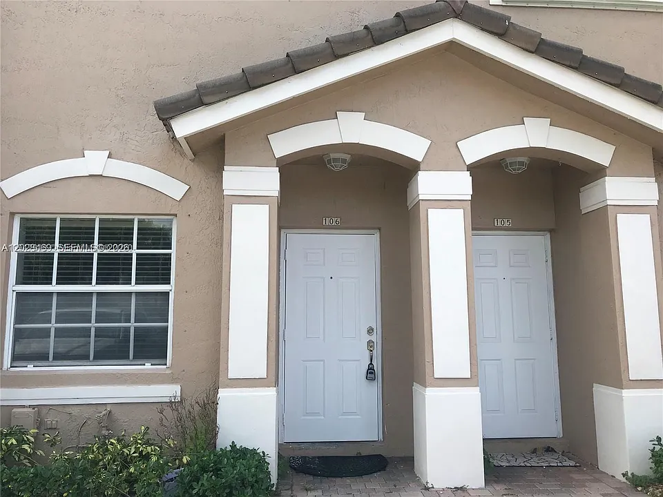 5743 NW 114th Path #106