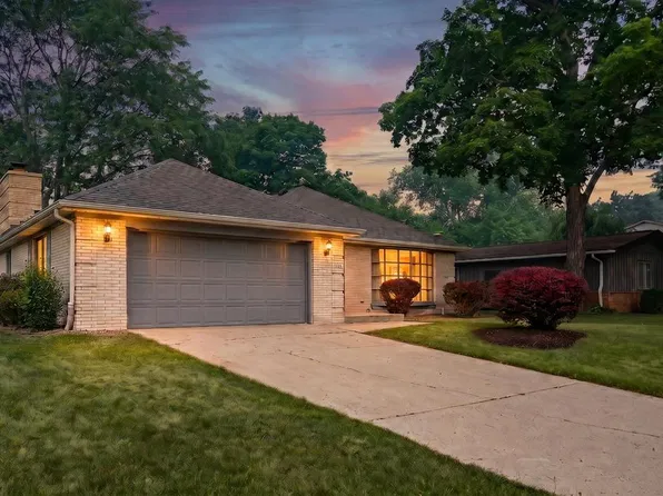 3303 S 123rd STREET, West Allis, WI 53227