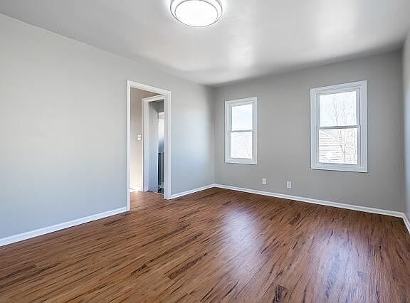 4th image of 111 Midland Dr