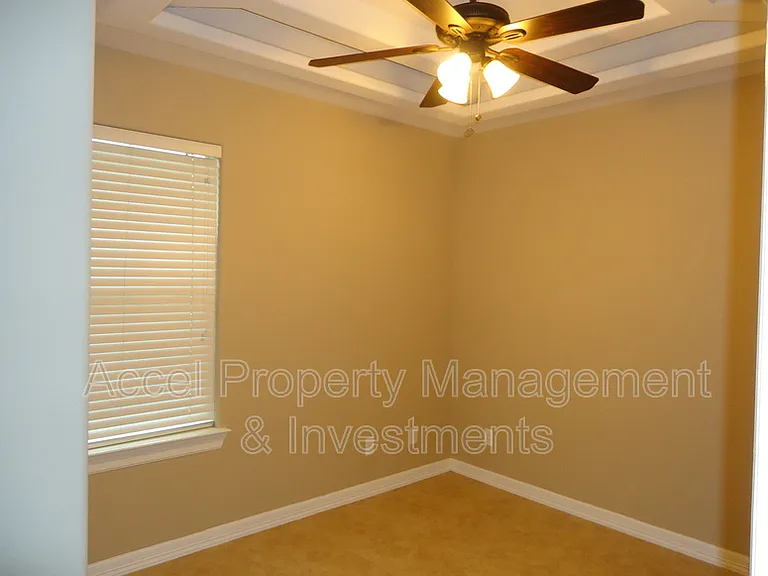 8902 N 36th Ln — Photo 11