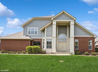 4402 Lainie Cir, Glenview, IL