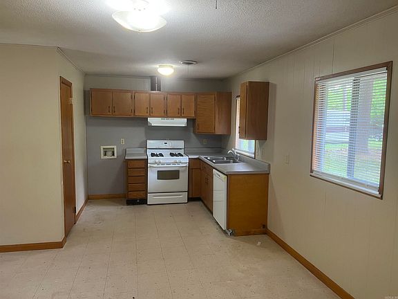5th image of 2210 Broadview Ave