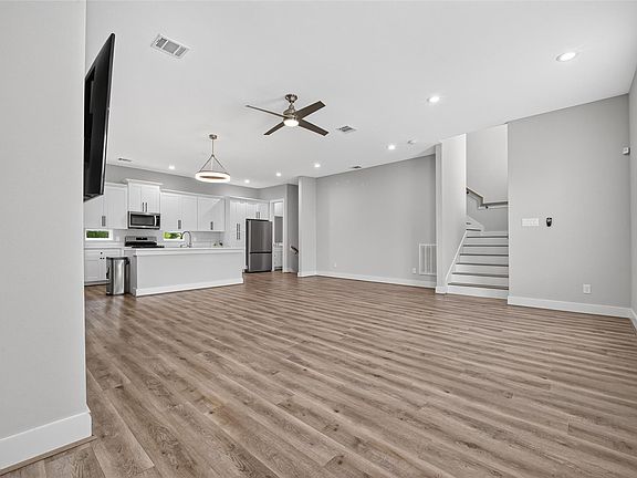 5th image of 7814 De Priest St
