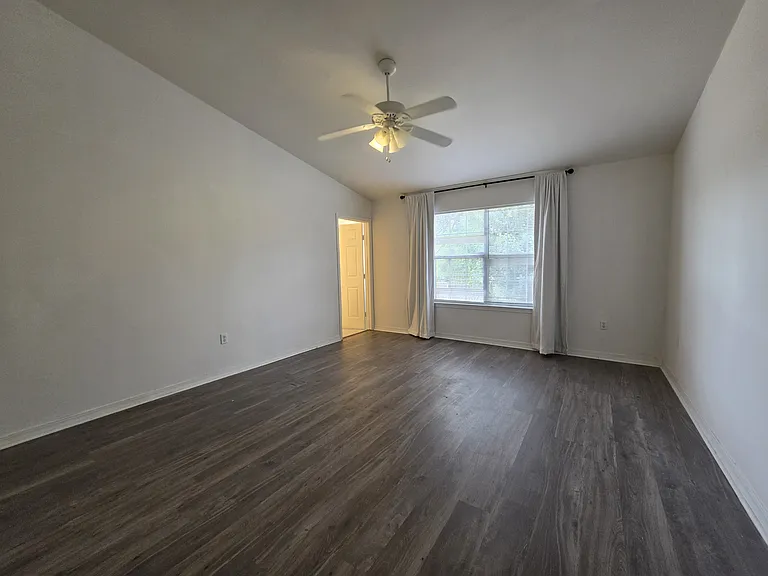 404 Riverchase Blvd — Photo 6