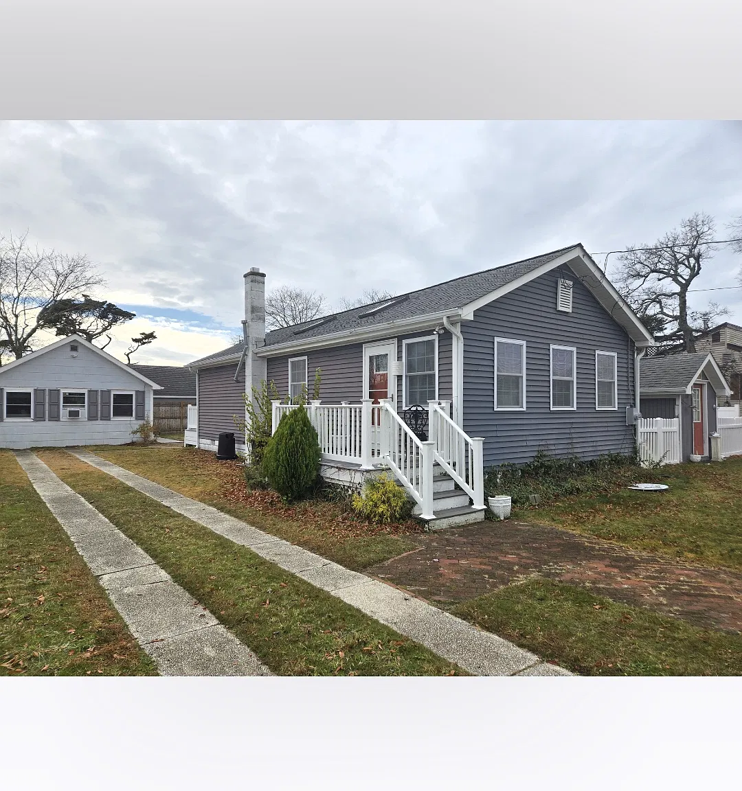 3 bed, 900 sqft, $2,400 — Photo 1