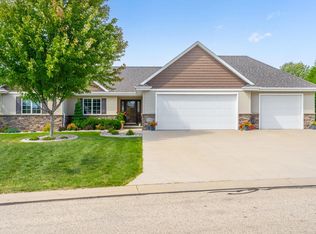 W6480 Cherrybark Cir, MENASHA, WI 54952