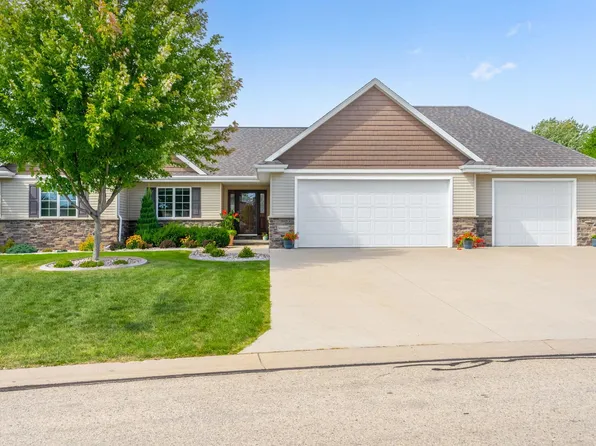 W6480 Cherrybark Cir, Menasha, WI 54952