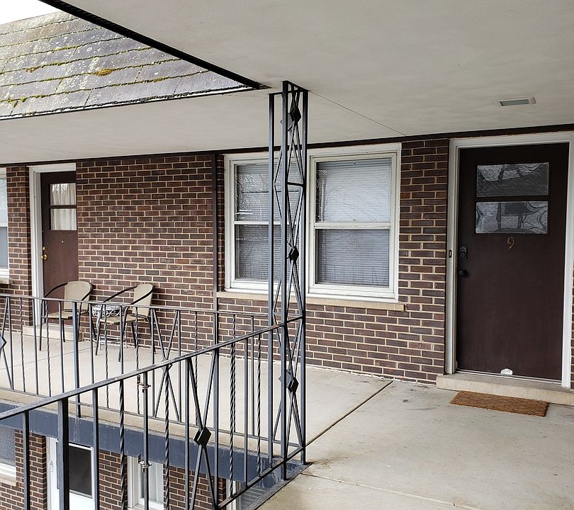 1st image of 1660 2nd St #9