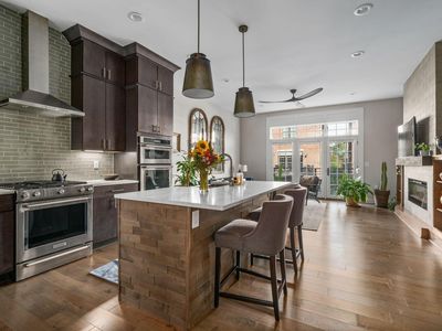 900 S Front St, Columbus, OH, 43206