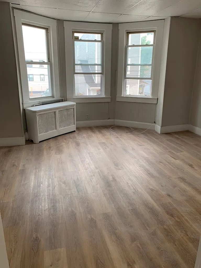 4 bed, 1.5 bath, 1000 sqft, $2,500 — Photo 4