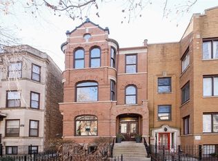 823 W Newport Ave #3, Chicago, IL 60657