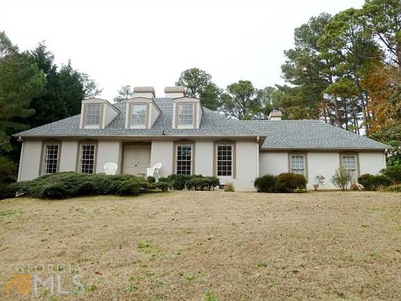 2nd image of 452 Club View Dr